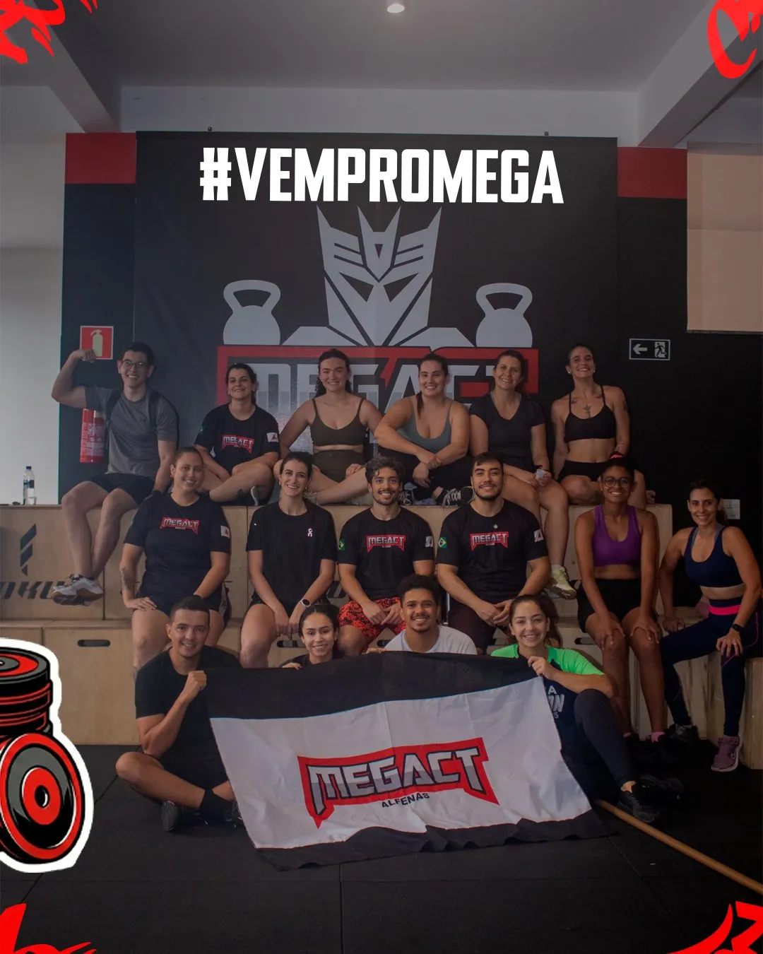 Aluna Mega CT treinando com dumbbells